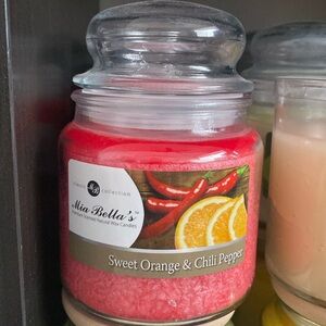 Mia Bella’s Candle- Sweet orange & chili pepper